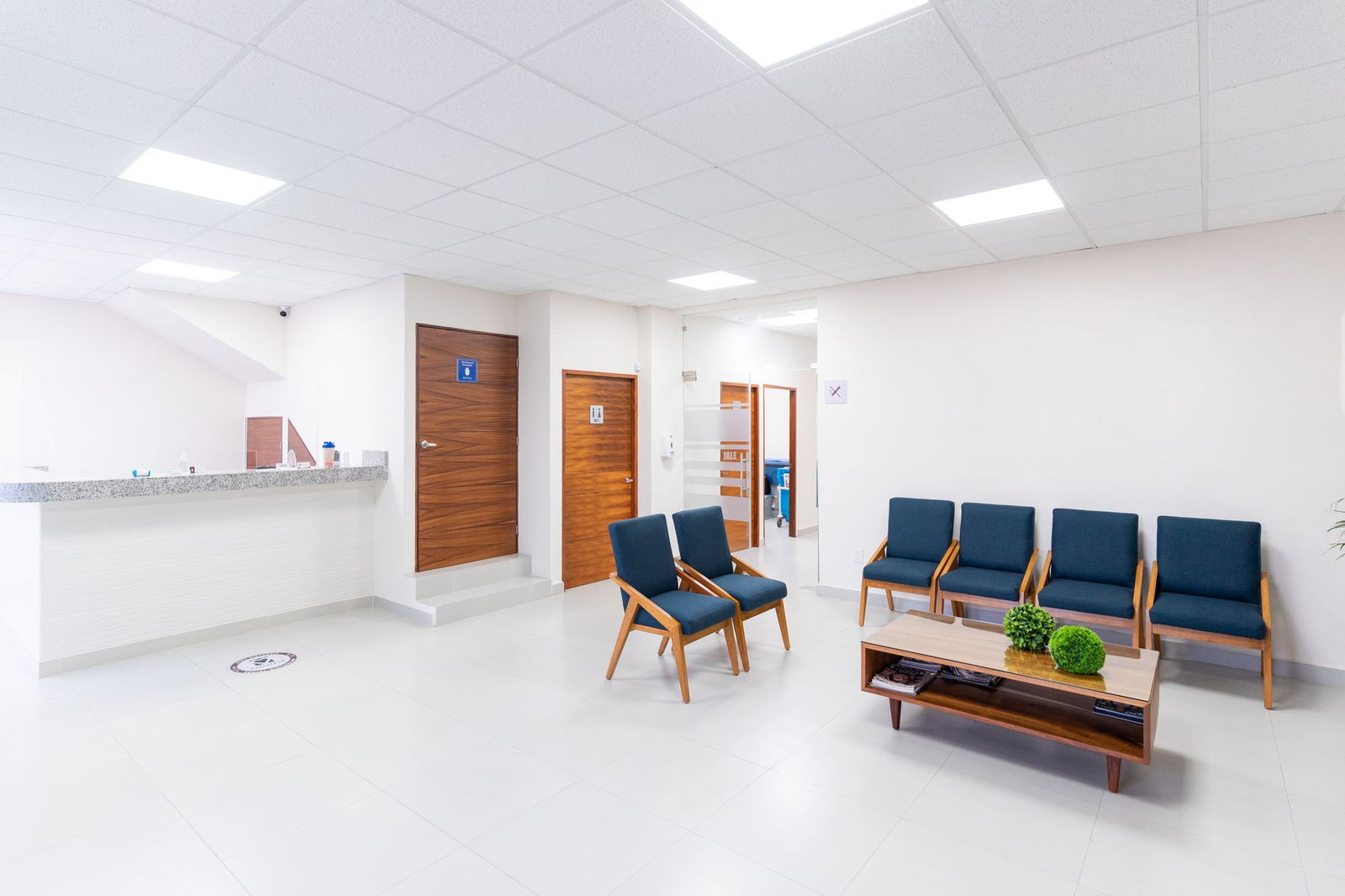 Recepción y sala de espera de la sede; imagen ilustrativa